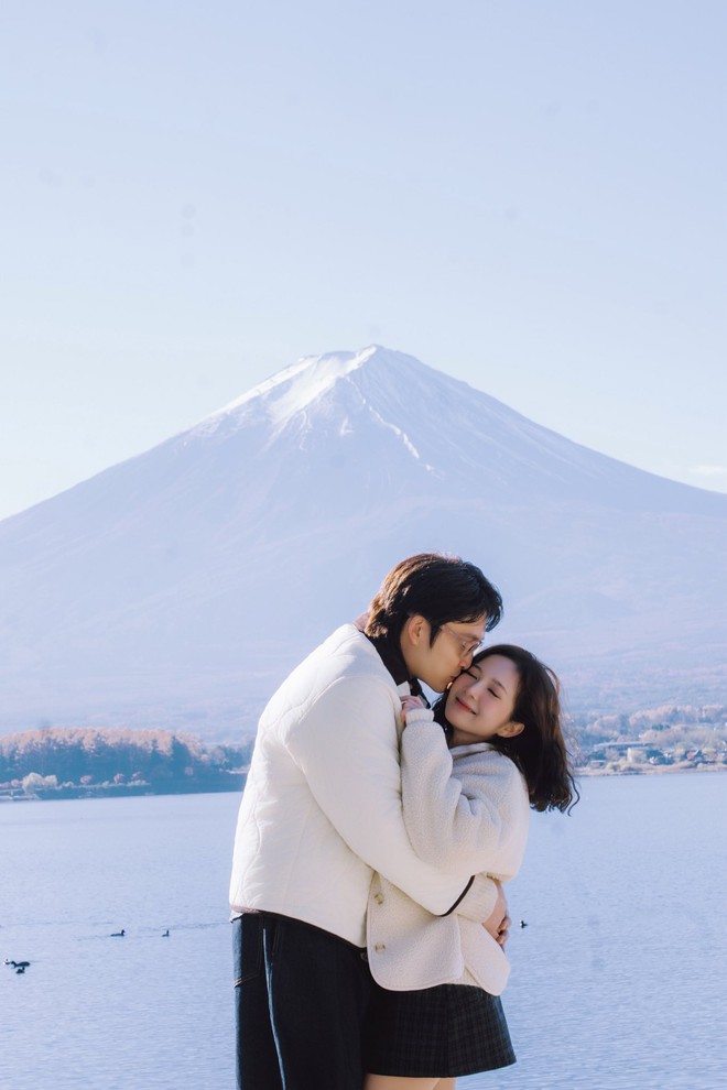 Quá mê đôi vợ chồng đẹp nhất vũ trụ VFC: Visual "tuyệt đối điện ảnh", chemistry nhìn là yêu luôn!- Ảnh 8. Quá mê đôi vợ chồng đẹp nhất vũ trụ VFC: Visual "tuyệt đối điện ảnh", chemistry nhìn là yêu luôn!- Ảnh 8.