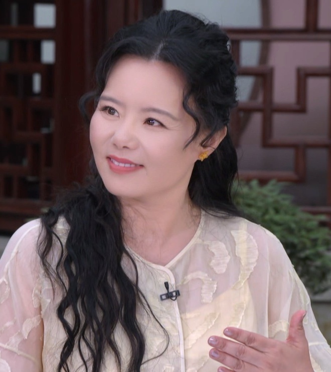 Người chị em thân thiết của Chi Pu dọn nhà lên núi ở ẩn sau cú sốc bị chồng bỏ, nằm liệt giường 3 tháng- Ảnh 1.