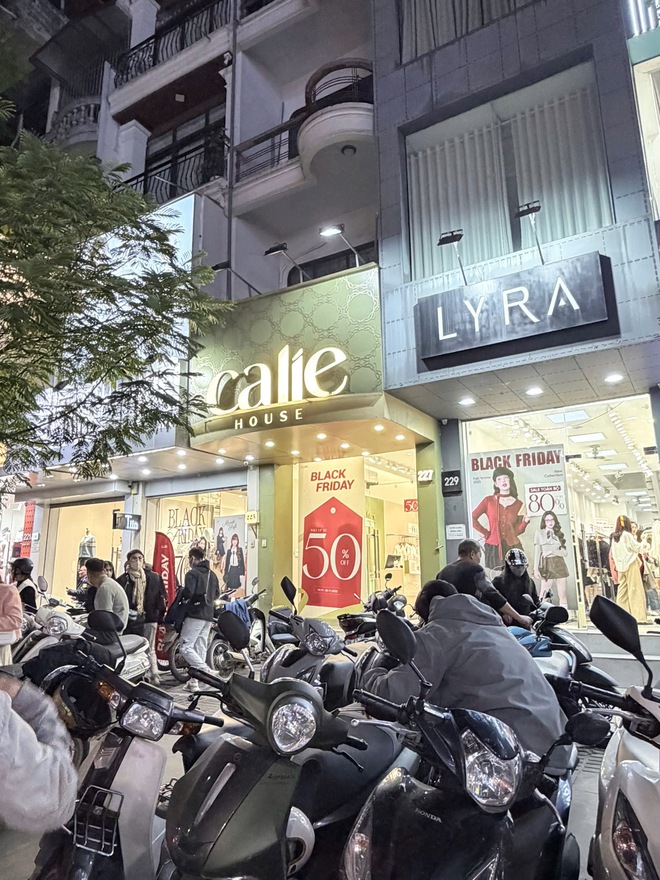Tình hình BLACK FRIDAY năm nay: Quần áo rẻ đậm sâu, chất lượng gây tò mò- Ảnh 7. Tình hình BLACK FRIDAY năm nay: Quần áo rẻ đậm sâu, chất lượng gây tò mò- Ảnh 7.