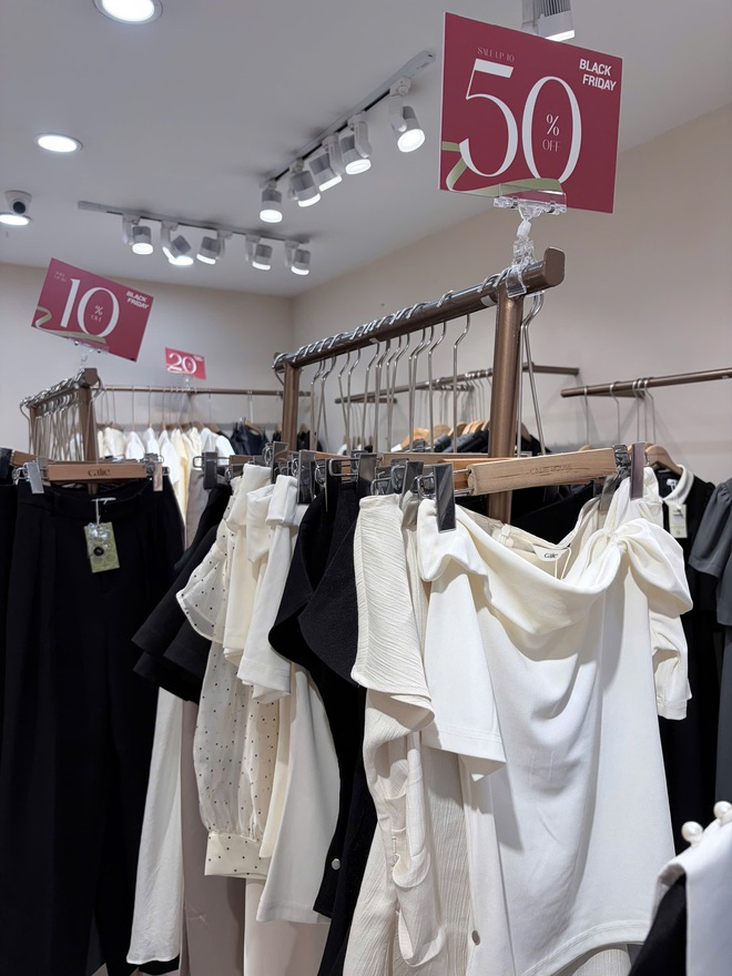 Tình hình BLACK FRIDAY năm nay: Quần áo rẻ đậm sâu, chất lượng gây tò mò- Ảnh 15. Tình hình BLACK FRIDAY năm nay: Quần áo rẻ đậm sâu, chất lượng gây tò mò- Ảnh 15.
