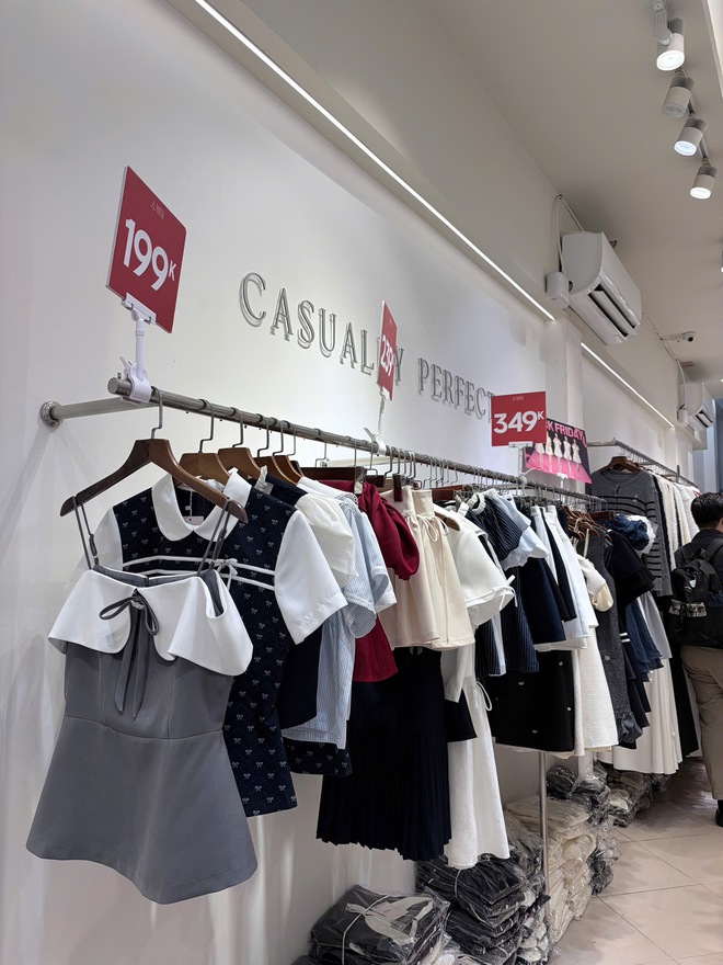 Tình hình BLACK FRIDAY năm nay: Quần áo rẻ đậm sâu, chất lượng gây tò mò- Ảnh 16. Tình hình BLACK FRIDAY năm nay: Quần áo rẻ đậm sâu, chất lượng gây tò mò- Ảnh 16.