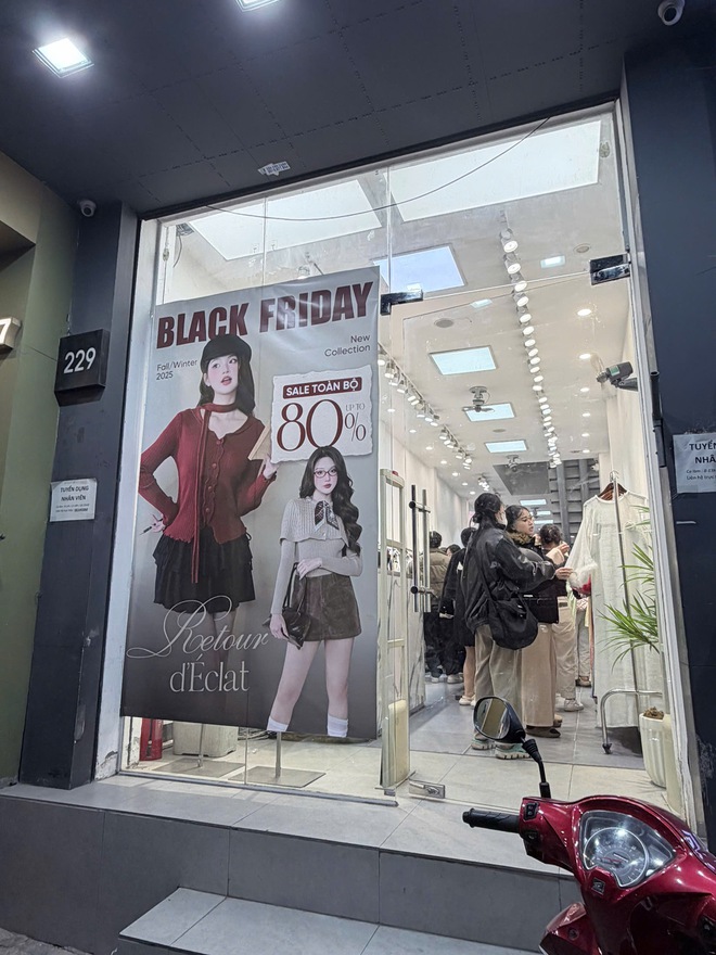 Tình hình BLACK FRIDAY năm nay: Quần áo rẻ đậm sâu, chất lượng gây tò mò- Ảnh 6. Tình hình BLACK FRIDAY năm nay: Quần áo rẻ đậm sâu, chất lượng gây tò mò- Ảnh 6.
