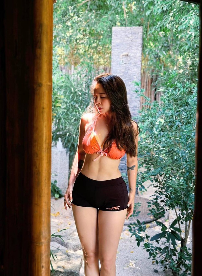 Nhan sắc của nữ diễn viên U40 khiến Huyền Lizzie dè chừng- Ảnh 11. Nhan sắc của nữ diễn viên U40 khiến Huyền Lizzie dè chừng- Ảnh 11.