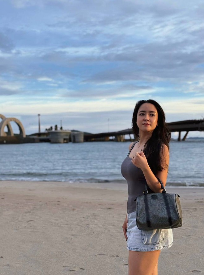 Nhan sắc của nữ diễn viên U40 khiến Huyền Lizzie dè chừng- Ảnh 16. Nhan sắc của nữ diễn viên U40 khiến Huyền Lizzie dè chừng- Ảnh 16.