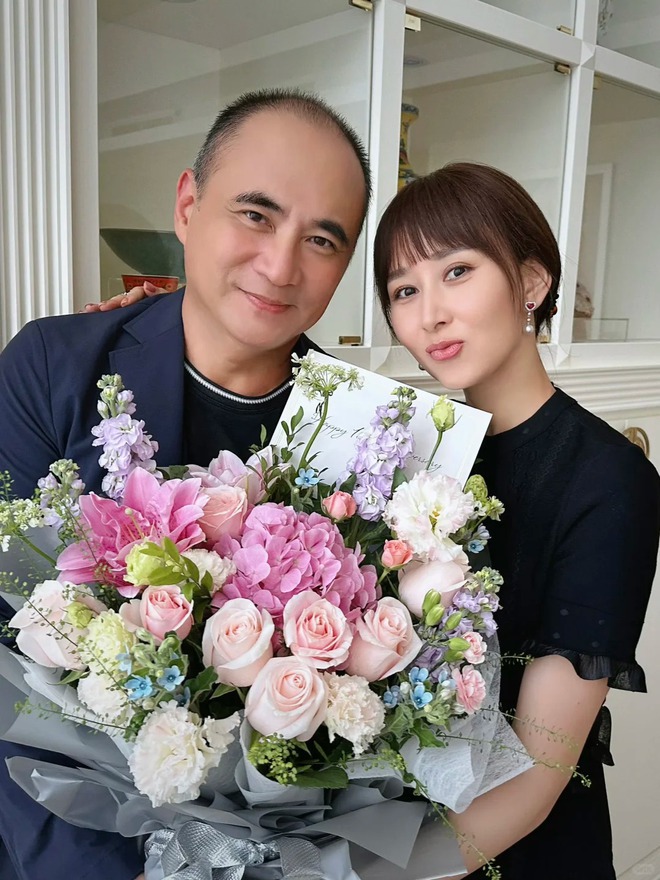 Biệt thự như resort của Hồ Tịnh: Nhà trong mơ giữa rừng nhiệt đới, chồng giàu lại chiều vợ hết mức- Ảnh 21. Biệt thự như resort của Hồ Tịnh: Nhà trong mơ giữa rừng nhiệt đới, chồng giàu lại chiều vợ hết mức- Ảnh 21.