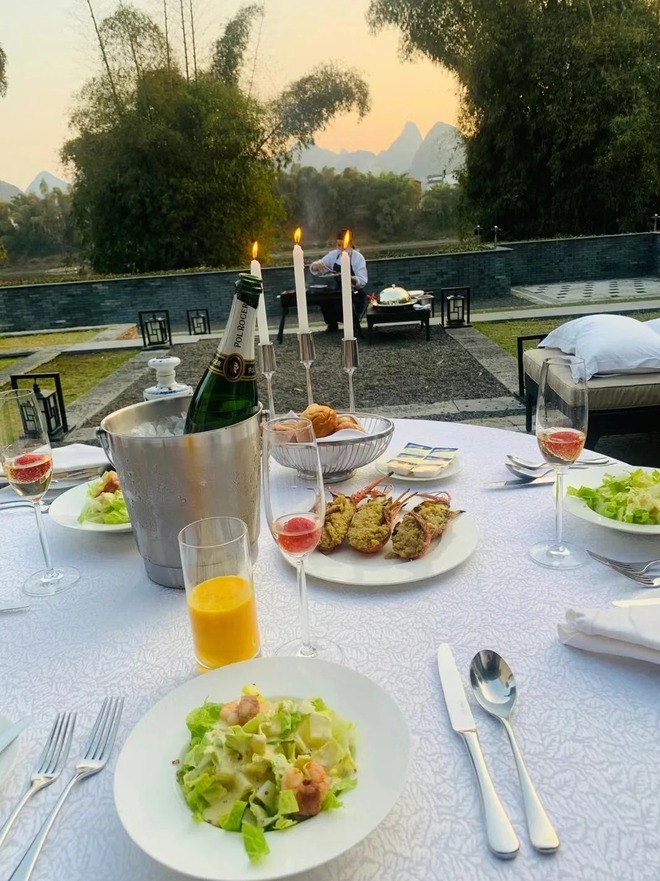 Biệt thự như resort của Hồ Tịnh: Nhà trong mơ giữa rừng nhiệt đới, chồng giàu lại chiều vợ hết mức- Ảnh 13. Biệt thự như resort của Hồ Tịnh: Nhà trong mơ giữa rừng nhiệt đới, chồng giàu lại chiều vợ hết mức- Ảnh 13.