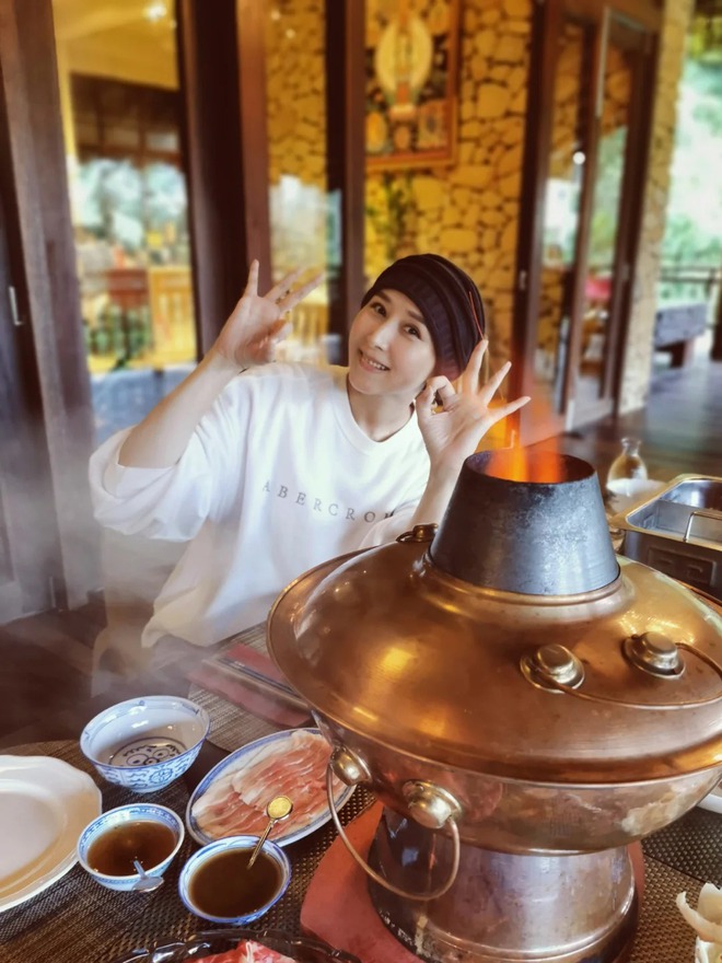 Biệt thự như resort của Hồ Tịnh: Nhà trong mơ giữa rừng nhiệt đới, chồng giàu lại chiều vợ hết mức- Ảnh 11. Biệt thự như resort của Hồ Tịnh: Nhà trong mơ giữa rừng nhiệt đới, chồng giàu lại chiều vợ hết mức- Ảnh 11.