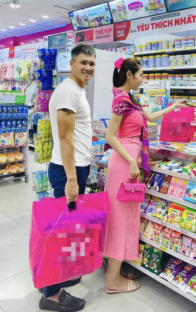 Thuỷ Tiên mặt lại khác xưa, nhưng nhất quyết không đổi 1 thứ- Ảnh 6. Thuỷ Tiên mặt lại khác xưa, nhưng nhất quyết không đổi 1 thứ- Ảnh 6.