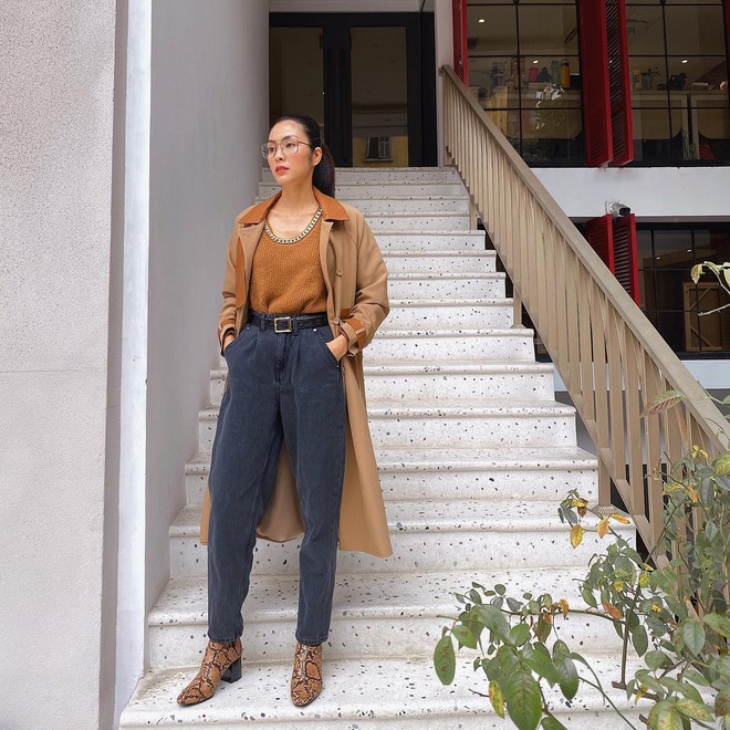 Chỉ cần sắm theo 4 kiểu áo khoác yêu thích của các mỹ nhân Việt, chị em sẽ mặc đẹp suốt mùa đông- Ảnh 10. Chỉ cần sắm theo 4 kiểu áo khoác yêu thích của các mỹ nhân Việt, chị em sẽ mặc đẹp suốt mùa đông- Ảnh 10.