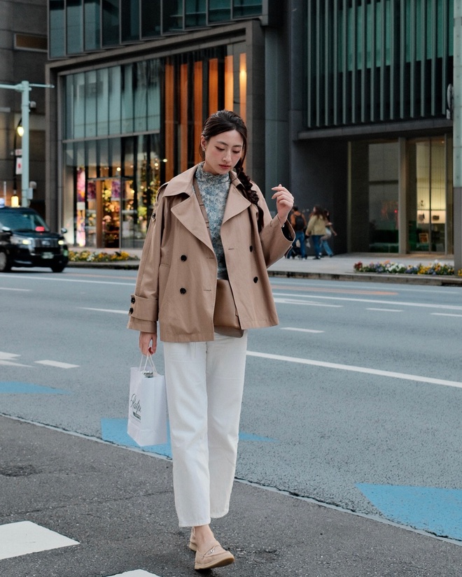 Chỉ cần sắm theo 4 kiểu áo khoác yêu thích của các mỹ nhân Việt, chị em sẽ mặc đẹp suốt mùa đông- Ảnh 11. Chỉ cần sắm theo 4 kiểu áo khoác yêu thích của các mỹ nhân Việt, chị em sẽ mặc đẹp suốt mùa đông- Ảnh 11.