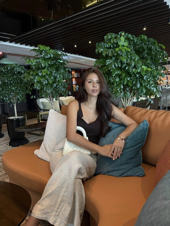 Nhà thiết kế, TikToker đi tìm mẹ sau 31 năm bị bỏ rơi đang dậy sóng là ai?- Ảnh 3. Nhà thiết kế, TikToker đi tìm mẹ sau 31 năm bị bỏ rơi đang dậy sóng là ai?- Ảnh 3.