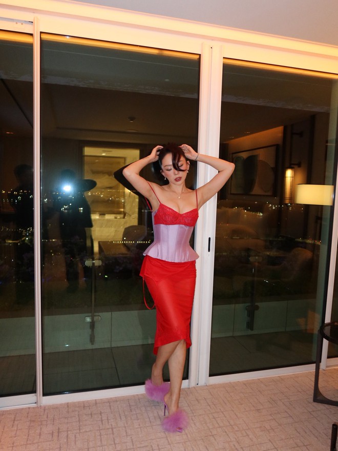 Khi Tóc Tiên... "sa ngã", dân tình cảm thấy quá khó thở!- Ảnh 6. Khi Tóc Tiên... "sa ngã", dân tình cảm thấy quá khó thở!- Ảnh 6.