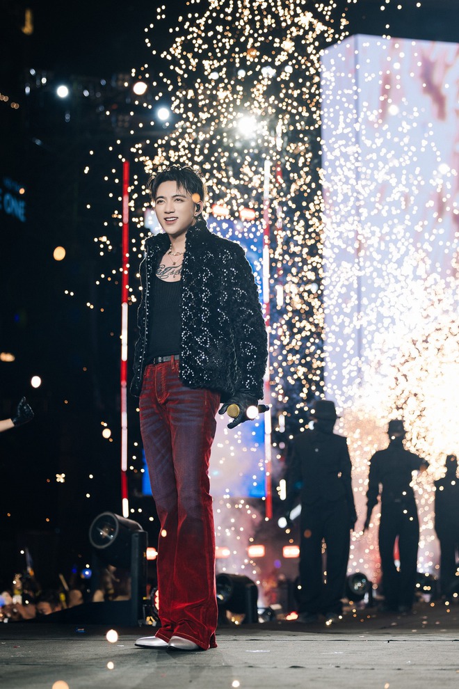 Sơn Tùng M-TP và SOOBIN lại va nhau, thế thắng thuộc về ai?- Ảnh 5.