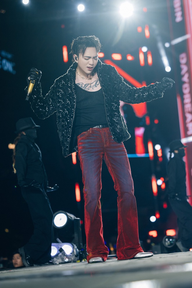 Sơn Tùng M-TP và SOOBIN lại va nhau, thế thắng thuộc về ai?- Ảnh 4.