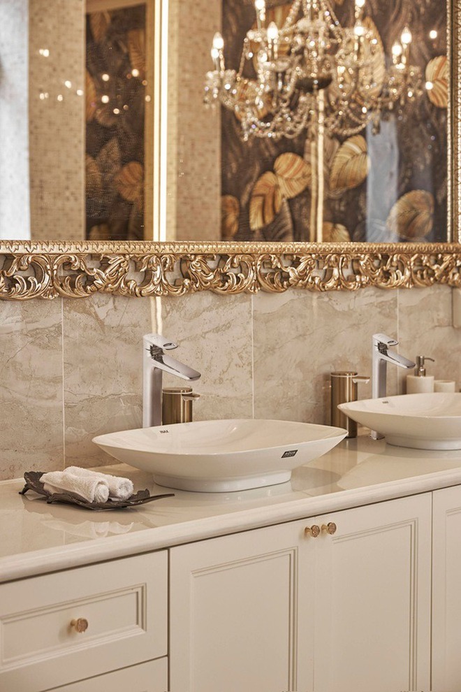 Phi vụ ngốn 10 tỷ của Hoa hậu Hương Giang- Ảnh 22. Phi vụ ngốn 10 tỷ của Hoa hậu Hương Giang- Ảnh 22.