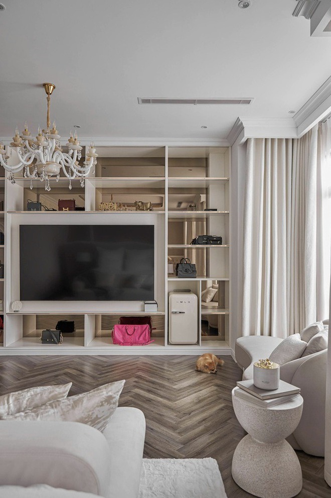 Phi vụ ngốn 10 tỷ của Hoa hậu Hương Giang- Ảnh 14. Phi vụ ngốn 10 tỷ của Hoa hậu Hương Giang- Ảnh 14.