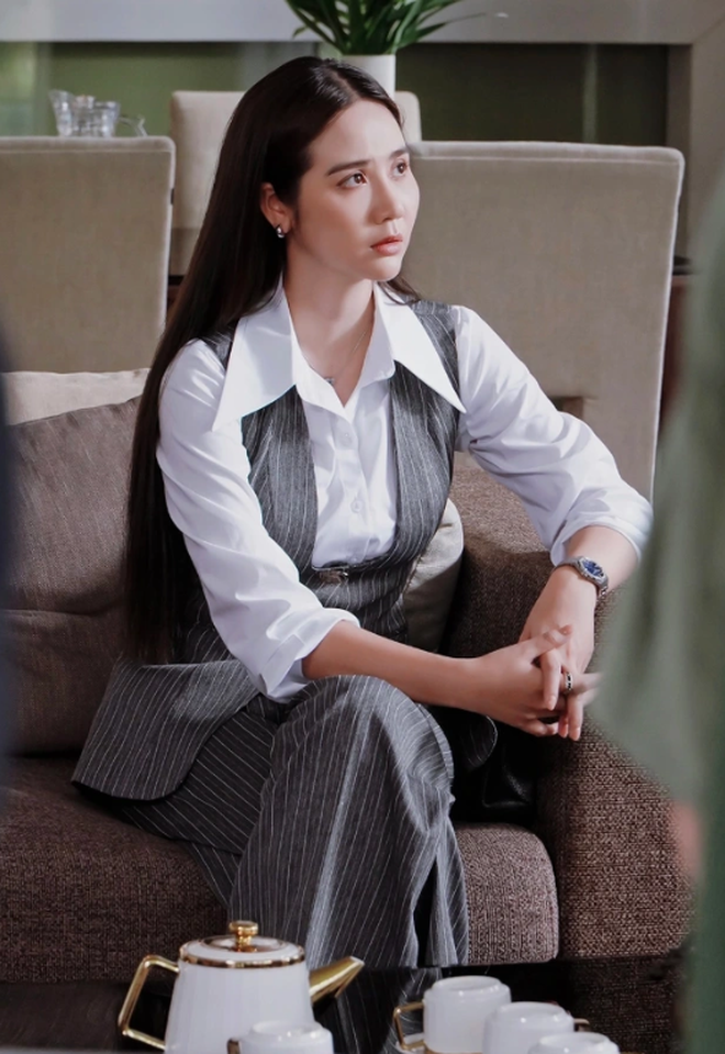 Hồng Diễm với Huyền Lizzie: Ai mới là người đẹp nhất VTV?- Ảnh 14.