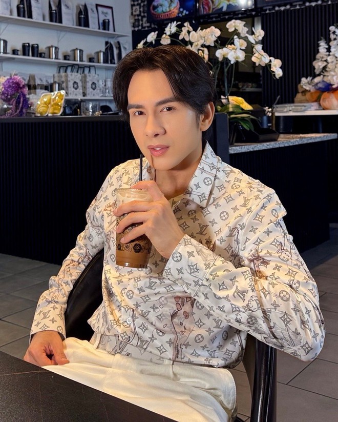 Quán cà phê của ca sĩ Đan Trường sao lạ thế!- Ảnh 1. Quán cà phê của ca sĩ Đan Trường sao lạ thế!- Ảnh 1.
