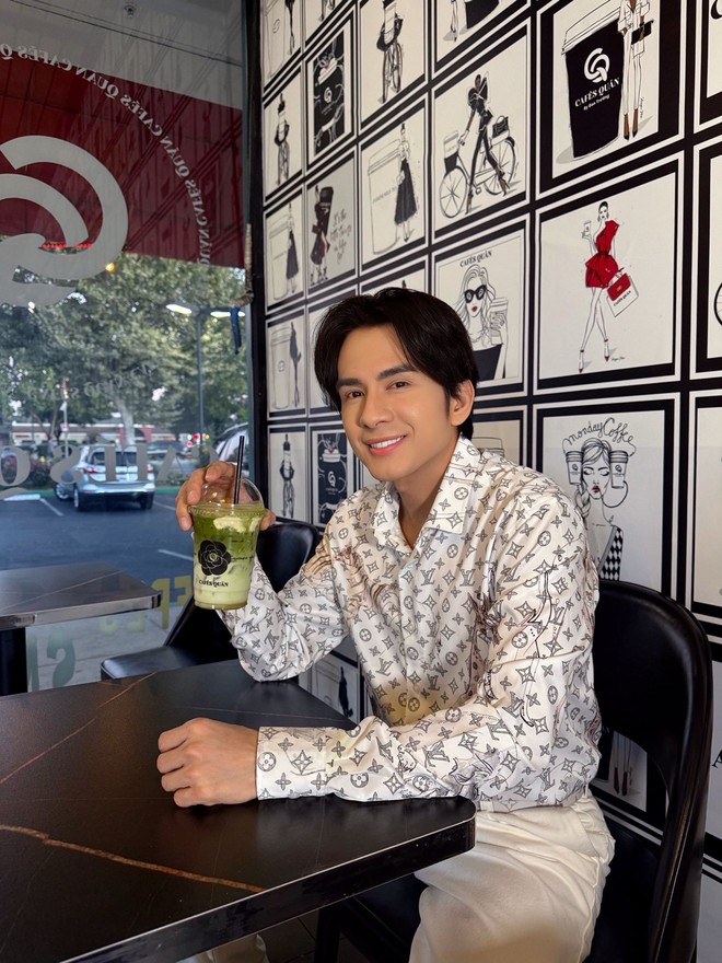 Quán cà phê của ca sĩ Đan Trường sao lạ thế!- Ảnh 2. Quán cà phê của ca sĩ Đan Trường sao lạ thế!- Ảnh 2.