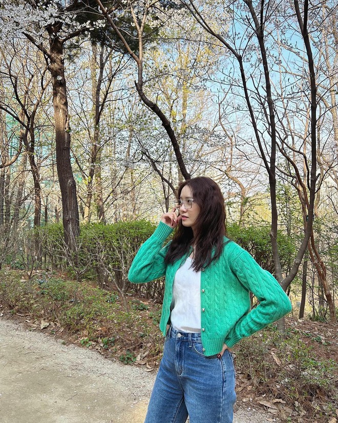 Sao Hàn luôn mặc đồ đơn giản nhưng rất sang, tất cả là nhờ 5 item- Ảnh 8. Sao Hàn luôn mặc đồ đơn giản nhưng rất sang, tất cả là nhờ 5 item- Ảnh 8.