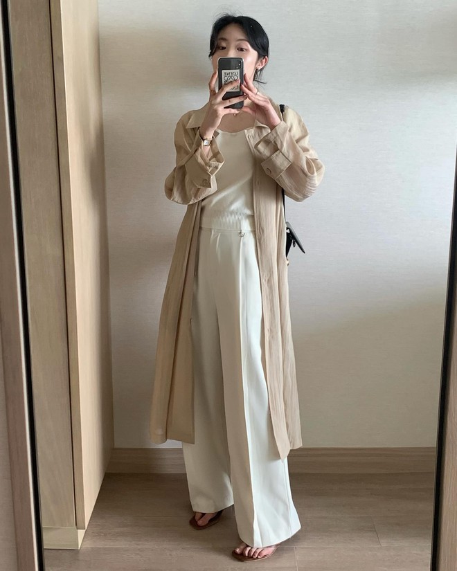 Chị em đừng mặc mãi quần đen, có 4 kiểu quần dài trẻ trung hơn nhiều- Ảnh 9. Chị em đừng mặc mãi quần đen, có 4 kiểu quần dài trẻ trung hơn nhiều- Ảnh 9.