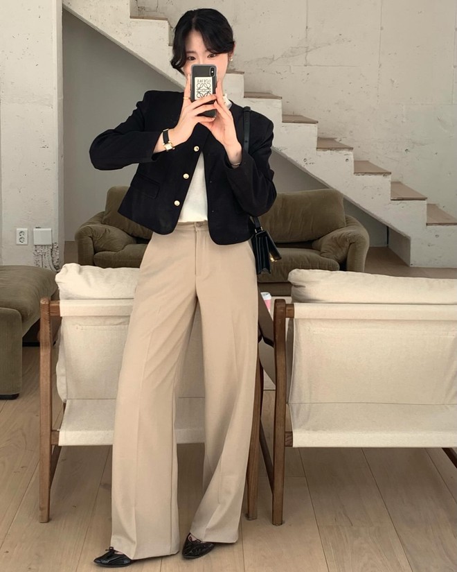Chị em đừng mặc mãi quần đen, có 4 kiểu quần dài trẻ trung hơn nhiều- Ảnh 2. Chị em đừng mặc mãi quần đen, có 4 kiểu quần dài trẻ trung hơn nhiều- Ảnh 2.