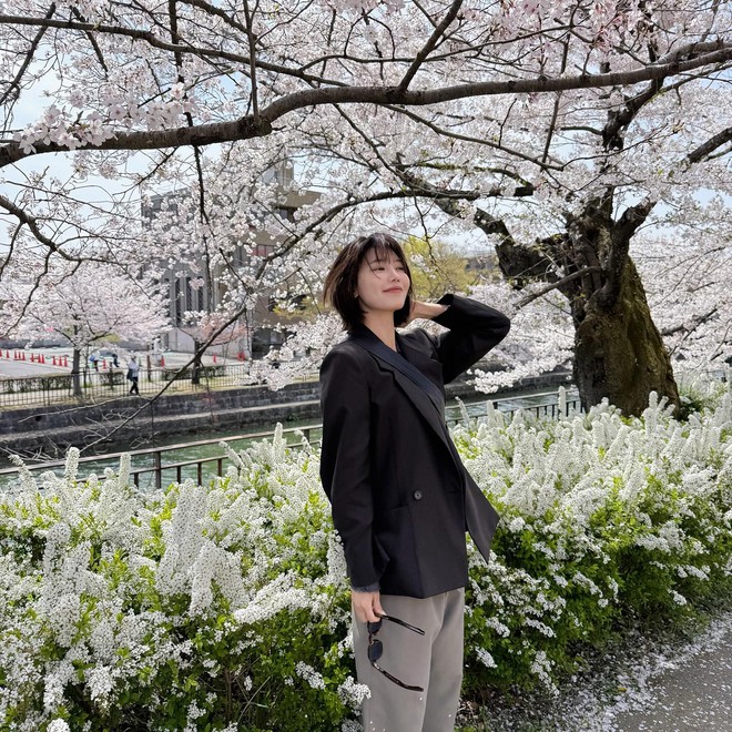 Sao Hàn luôn mặc đồ đơn giản nhưng rất sang, tất cả là nhờ 5 item- Ảnh 1. Sao Hàn luôn mặc đồ đơn giản nhưng rất sang, tất cả là nhờ 5 item- Ảnh 1.