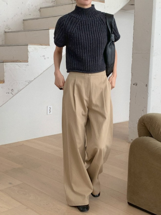 Chị em đừng mặc mãi quần đen, có 4 kiểu quần dài trẻ trung hơn nhiều- Ảnh 1. Chị em đừng mặc mãi quần đen, có 4 kiểu quần dài trẻ trung hơn nhiều- Ảnh 1.