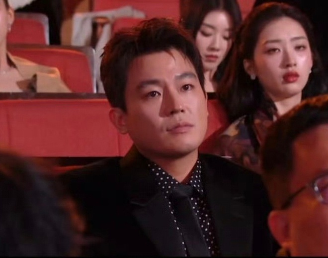 BTC "tàn ác": Dàn xếp Ảnh hậu chạm mặt tình cũ "cắm sừng" mình, đẩy 2 sao nữ "đụng hàng" vào cảnh trớ trêu!- Ảnh 3.