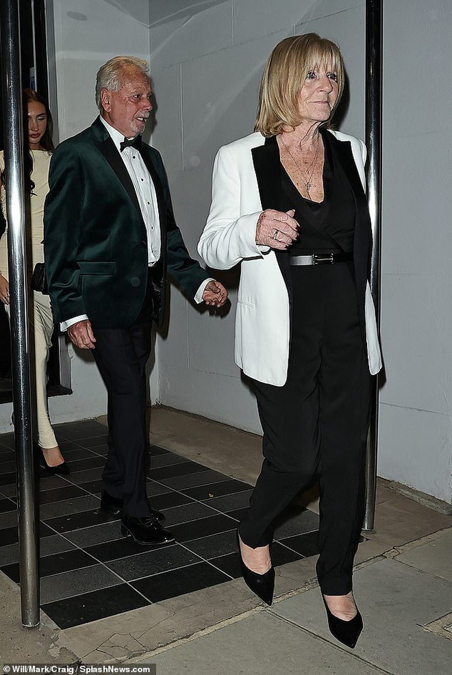 Nhà Beckham tưng bừng "trẩy hội" tới 1h sáng cùng dàn sao showbiz ăn mừng David được phong Hiệp sĩ- Ảnh 11.