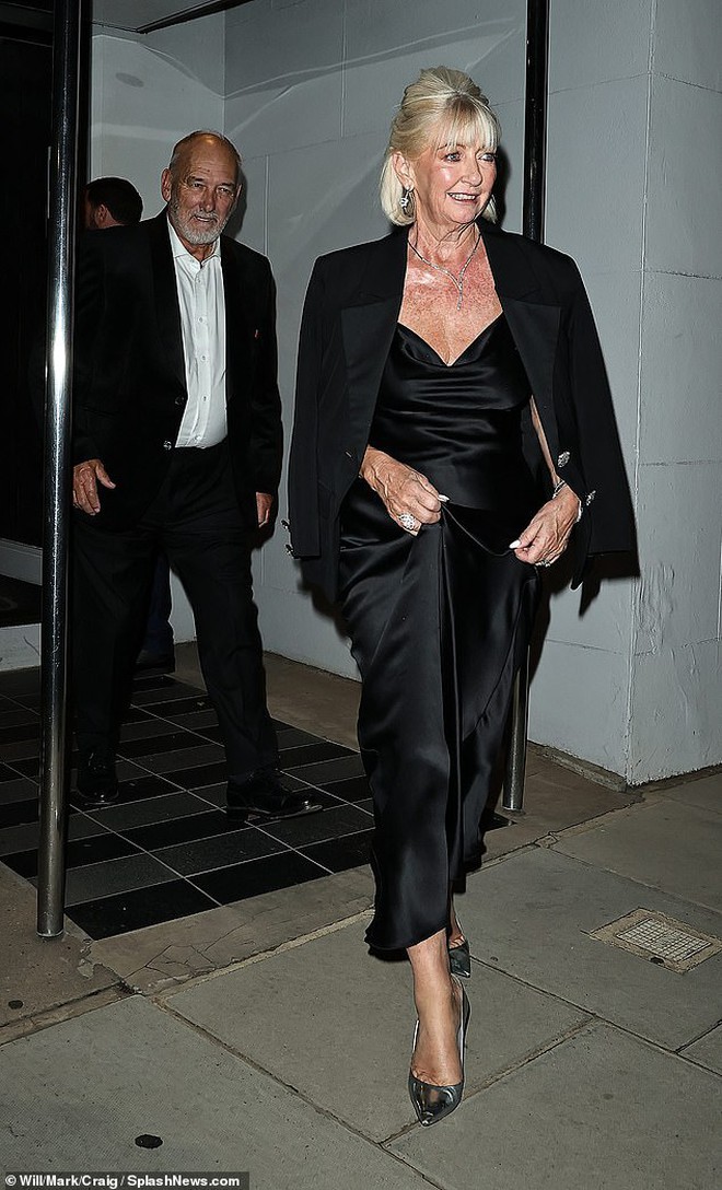 Nhà Beckham tưng bừng "trẩy hội" tới 1h sáng cùng dàn sao showbiz ăn mừng David được phong Hiệp sĩ- Ảnh 16.