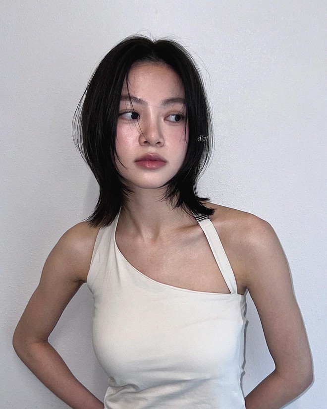 5 kiểu tóc ngắn không chỉ hack tuổi mà còn giúp cả khuôn mặt trông sang hơn- Ảnh 1.