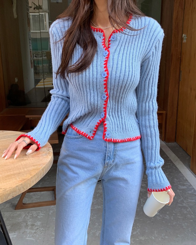 4 mẫu áo mùa lạnh đơn giản nhưng mặc với quần jeans lại cực đẹp- Ảnh 3.