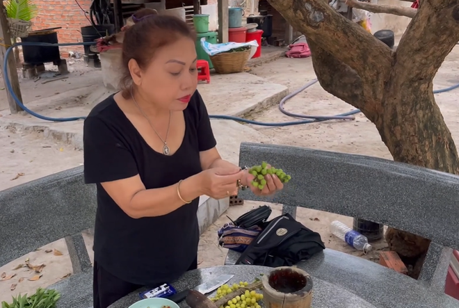 H’Hen Niê và Siu Black có một điểm chung- Ảnh 4. H’Hen Niê và Siu Black có một điểm chung- Ảnh 4.