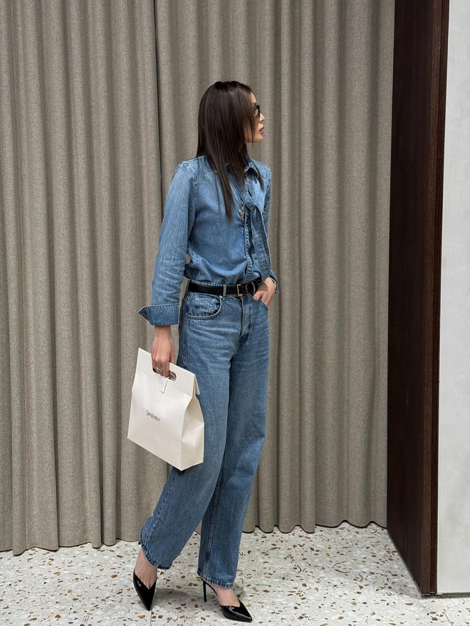 4 mỹ nhân Việt mặc quần jeans đẹp nhất, hóa ra item cơ bản lại có thể diện theo những cách sang đến vậy- Ảnh 5. 4 mỹ nhân Việt mặc quần jeans đẹp nhất, hóa ra item cơ bản lại có thể diện theo những cách sang đến vậy- Ảnh 5.