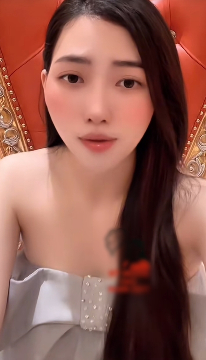 "Ngân Collagen lì đòn?"- Ảnh 2. "Ngân Collagen lì đòn?"- Ảnh 2.