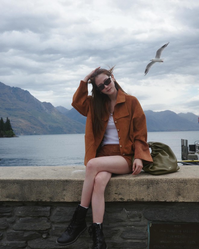 Nữ chính phim Chiếc lá cuốn bay mặc siêu đẹp ở tuổi U35 nhưng nhan sắc khi cắt tóc ngắn mới tuyệt đỉnh- Ảnh 6. Nữ chính phim Chiếc lá cuốn bay mặc siêu đẹp ở tuổi U35 nhưng nhan sắc khi cắt tóc ngắn mới tuyệt đỉnh- Ảnh 6.