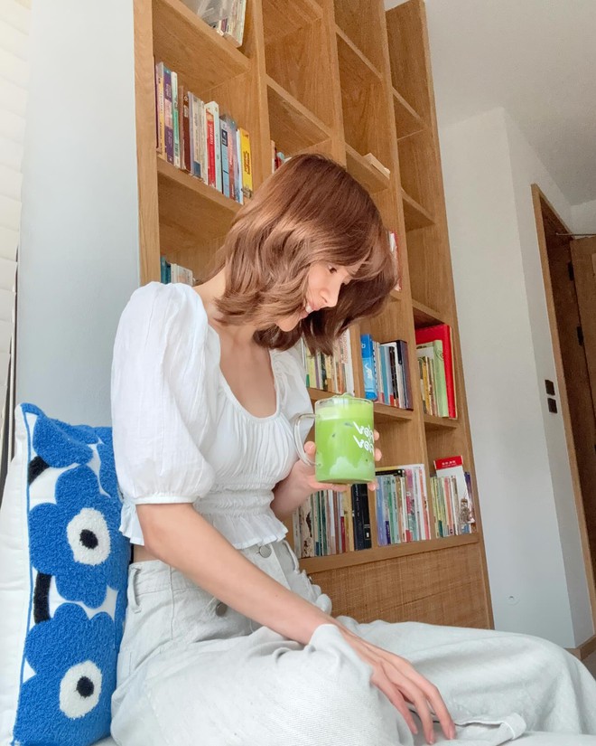 Nữ chính phim Chiếc lá cuốn bay mặc siêu đẹp ở tuổi U35 nhưng nhan sắc khi cắt tóc ngắn mới tuyệt đỉnh- Ảnh 3. Nữ chính phim Chiếc lá cuốn bay mặc siêu đẹp ở tuổi U35 nhưng nhan sắc khi cắt tóc ngắn mới tuyệt đỉnh- Ảnh 3.