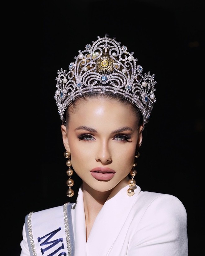 Đối thủ của Hương Giang tại Miss Universe: Xinh đẹp như búp bê sống đúng nghĩa- Ảnh 9. Đối thủ của Hương Giang tại Miss Universe: Xinh đẹp như búp bê sống đúng nghĩa- Ảnh 9.
