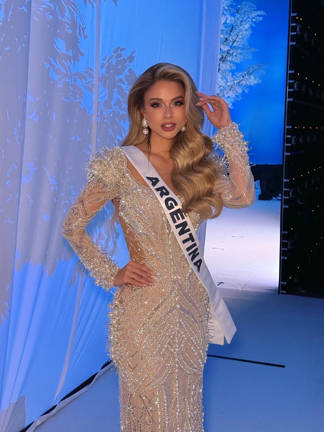 Đối thủ của Hương Giang tại Miss Universe: Xinh đẹp như búp bê sống đúng nghĩa- Ảnh 12. Đối thủ của Hương Giang tại Miss Universe: Xinh đẹp như búp bê sống đúng nghĩa- Ảnh 12.