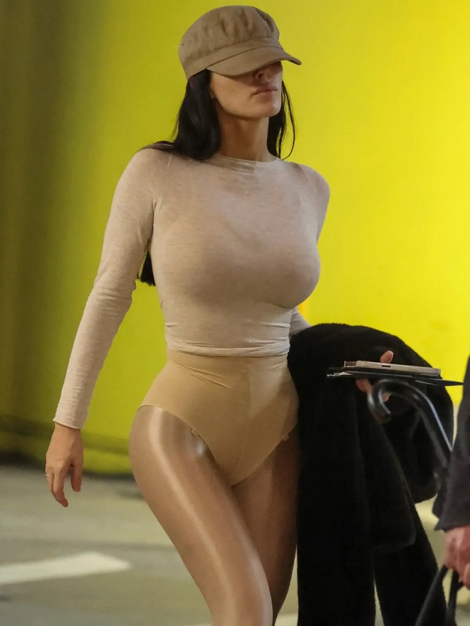 Vợ Kanye West với phong cách thời trang táo bạo- Ảnh 1. Vợ Kanye West với phong cách thời trang táo bạo- Ảnh 1.