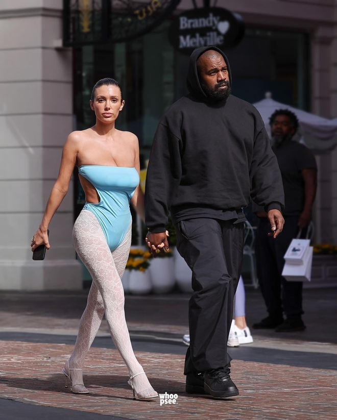 Vợ Kanye West với phong cách thời trang táo bạo- Ảnh 13. Vợ Kanye West với phong cách thời trang táo bạo- Ảnh 13.