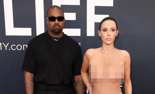 Vợ Kanye West với phong cách thời trang táo bạo- Ảnh 14. Vợ Kanye West với phong cách thời trang táo bạo- Ảnh 14.