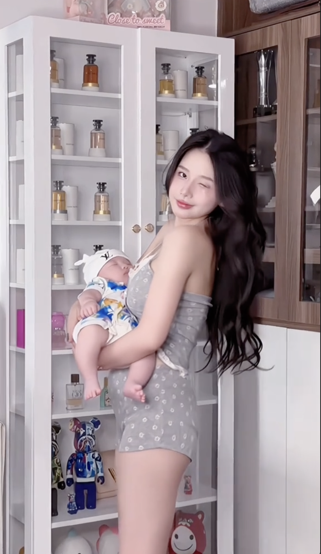 Mẹ bỉm bế con hot điên đảo, netizen truy tìm danh tính người chồng may mắn: Hoá ra là "trai hư" VTV- Ảnh 1.