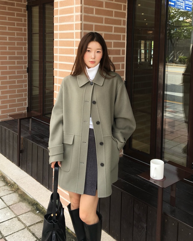 4 cách mặc áo khoác dài siêu tôn dáng- Ảnh 2. 4 cách mặc áo khoác dài siêu tôn dáng- Ảnh 2.