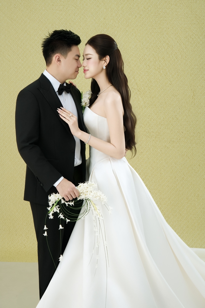 1 ngày trước đám cưới Đỗ Hà và thiếu gia: Lộ full 4 bộ ảnh cưới "100 điểm", dàn sao Việt nôn nao đổ bộ- Ảnh 4. 1 ngày trước đám cưới Đỗ Hà và thiếu gia: Lộ full 4 bộ ảnh cưới "100 điểm", dàn sao Việt nôn nao đổ bộ- Ảnh 4.