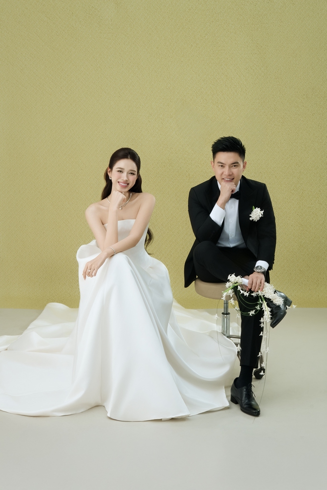 1 ngày trước đám cưới Đỗ Hà và thiếu gia: Lộ full 4 bộ ảnh cưới "100 điểm", dàn sao Việt nôn nao đổ bộ- Ảnh 6. 1 ngày trước đám cưới Đỗ Hà và thiếu gia: Lộ full 4 bộ ảnh cưới "100 điểm", dàn sao Việt nôn nao đổ bộ- Ảnh 6.