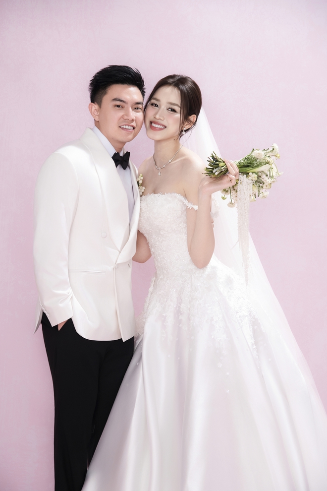 1 ngày trước đám cưới Đỗ Hà và thiếu gia: Lộ full 4 bộ ảnh cưới "100 điểm", dàn sao Việt nôn nao đổ bộ- Ảnh 1. 1 ngày trước đám cưới Đỗ Hà và thiếu gia: Lộ full 4 bộ ảnh cưới "100 điểm", dàn sao Việt nôn nao đổ bộ- Ảnh 1.
