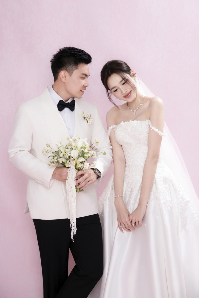 1 ngày trước đám cưới Đỗ Hà và thiếu gia: Lộ full 4 bộ ảnh cưới "100 điểm", dàn sao Việt nôn nao đổ bộ- Ảnh 2. 1 ngày trước đám cưới Đỗ Hà và thiếu gia: Lộ full 4 bộ ảnh cưới "100 điểm", dàn sao Việt nôn nao đổ bộ- Ảnh 2.