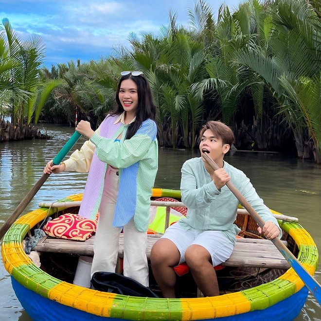 “Giáo sư Chuối” và Sunny Trương - cặp YouTuber đình đám thông báo chia tay- Ảnh 1.